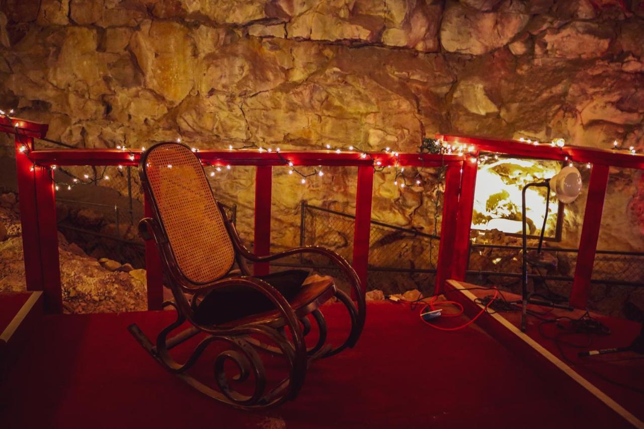 Grand Canyon Caverns Inn Peach Springs Exterior foto