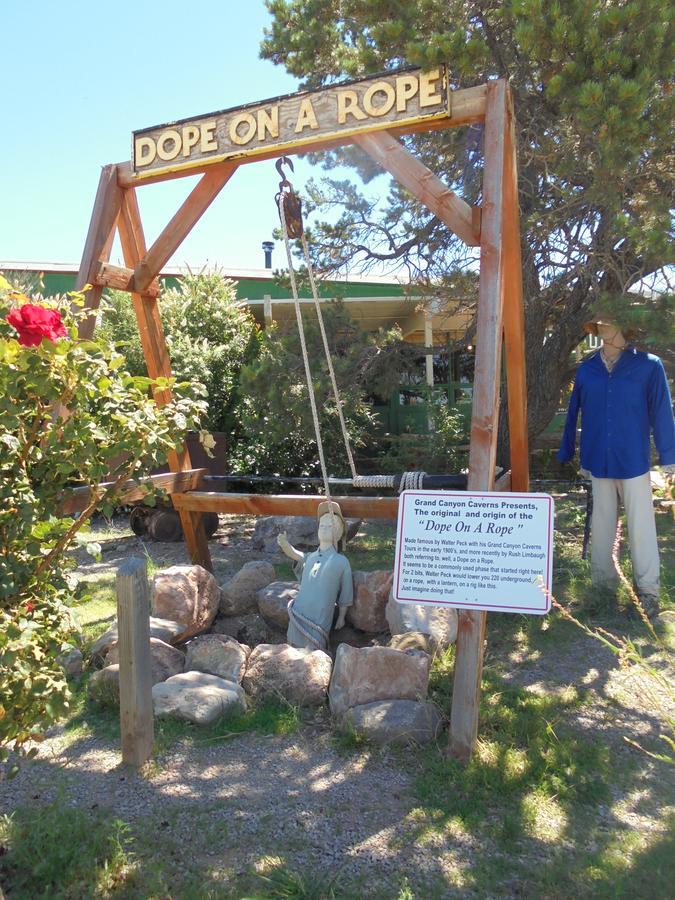 Grand Canyon Caverns Inn Peach Springs Exterior foto